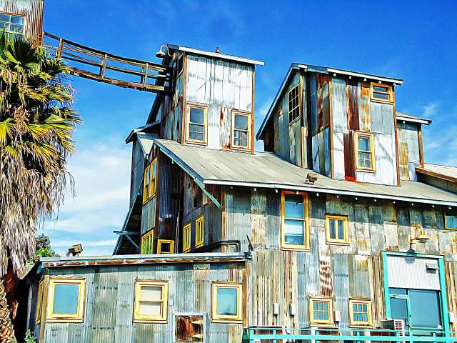 Java Service Loader vs Spring Factories Loader